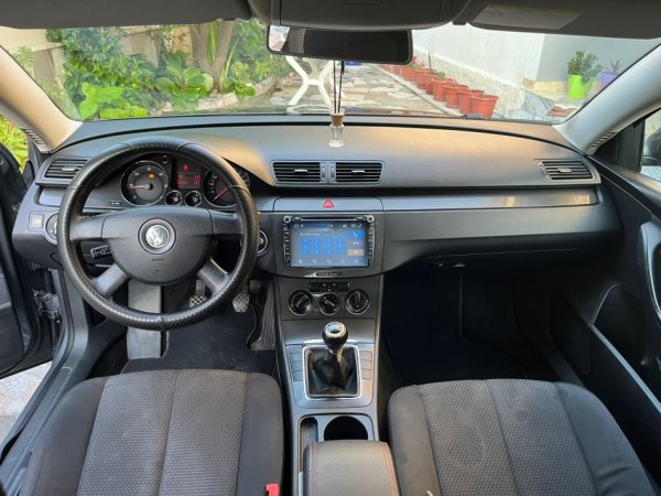 Tirane, shes makine Volkswagen , Nafte, gri e erret, manuale, Kondicioner, 74 kW (100 PS) 300,000 km, 4,500 €