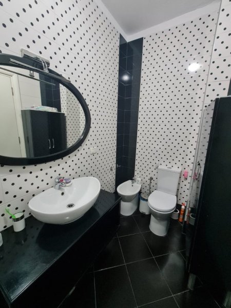 Tirane, shitet apartament 2+1, , 84 m² 122,000 € (Yzberisht)