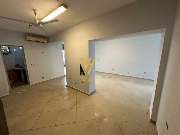 Tirane, shitet ambjent biznesi , Kati 0, 60 m² 105,000 € (BRRYLI)