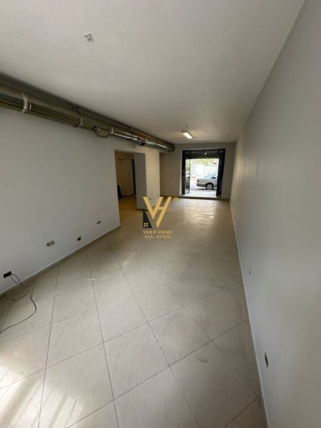 Tirane, shitet ambjent biznesi , Kati 0, 60 m² 105,000 € (BRRYLI)