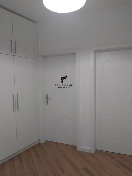 Tirane, shitet apartament 2+1+Ballkon, Kati 6, 65 m² 110,000 € (FRESK)