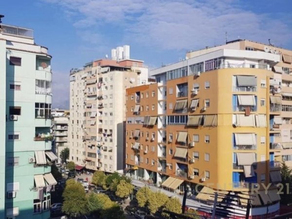 Tirane, shes ambjent biznesi , Kati 0, 43 m² 160,000 € (Komuna e Parisit)
