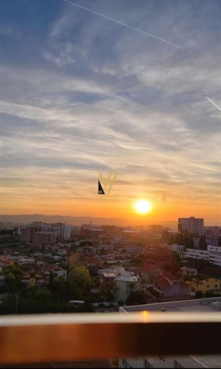 Tirane, jepet me qera apartament 2+1+Ballkon Kati 6, 87 m² 450 € (FRESKU