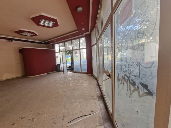 Tirane, shes dyqan Kati 0, 46 m² (Rr. &quot;Sitki Çiço&quot;, Materniteti i Ri, Tiranë