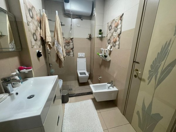 Tirane, shitet apartament 3+1 Kati 2, 124 m² 240.000 Euro (Residenca Kodra e Diellit)