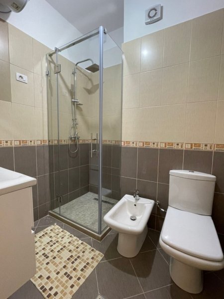 Tirane, jepet me qera apartament 2+1+Aneks Kati 2, 110 m² 800 € (Rruga Gramoz Pashko)