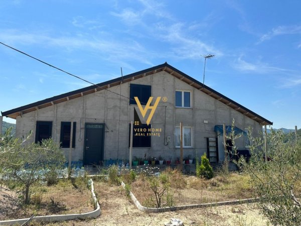 Tirane, shitet truall , 20,680 m² 400,000 € (VISHAJ)