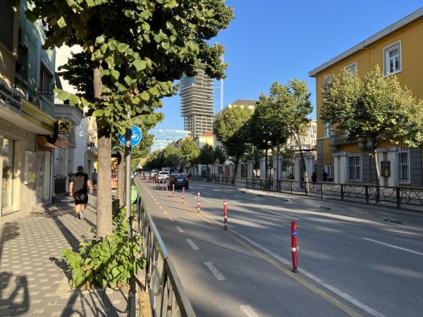 Tirane, shitet hotel , 1,135 m² (Rruga e Durresit)