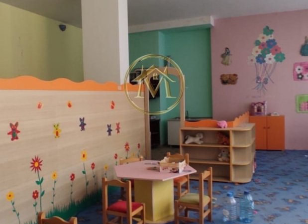 Tirane, shitet ambjent biznesi Kati 1, 110 m² 170,000 € (Fresk)