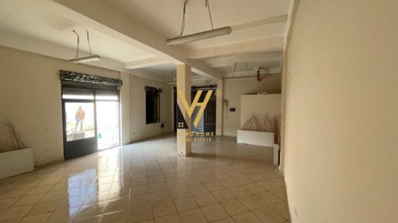 Elbasan, shitet dyqan Kati 0, 80 m² 40,000 € (ELBASAN)