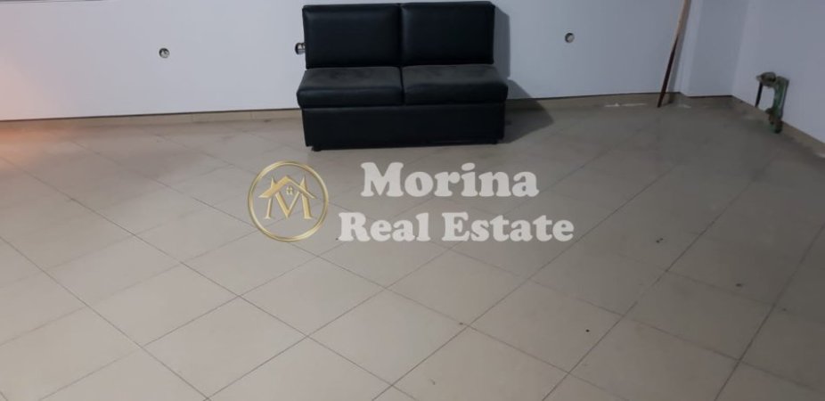 Tirane, shitet dyqan Kati 1, 45 m² 65,000 € (Mine Peza)