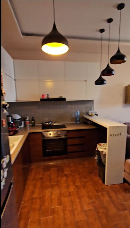 Tirane, shes apartament 1+1+Ballkon Kati 8, 85 m² 114,000 € (yzberisht)