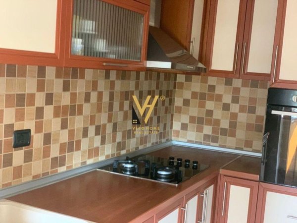 Tirane, jepet me qera apartament 3+1+Ballkon Kati 6, 100 m² 700 € (SHESHI AVNI RUSTEMI)