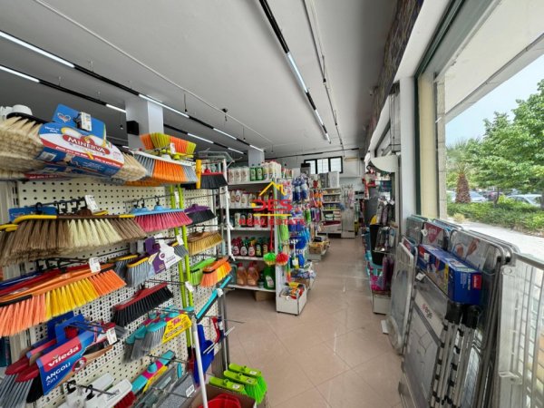Vlore, shitet ambjent biznesi Kati 1, 188 m² 526,400 € (Rruga Fejzo Mema)