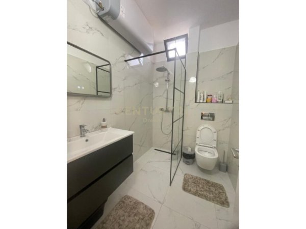 Tirane, shitet apartament 1+1 Kati 3, 72 m² 120,000 € (sitki cico xhamlliku)