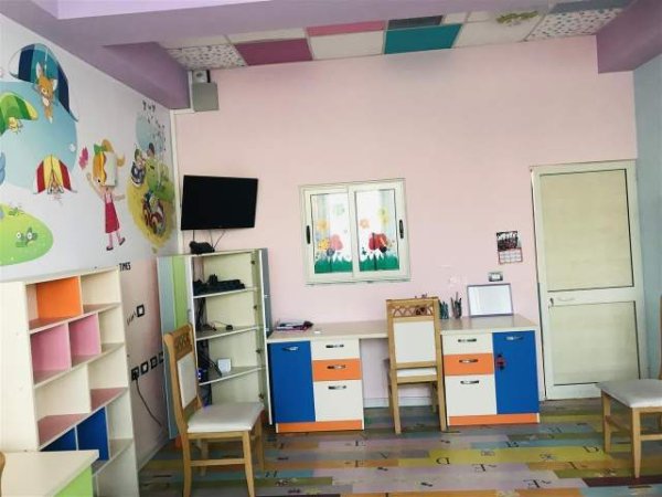 Durres, shitet ose jepet me qera ambjent biznesi Kati 0, 220 m² 1 Euro (Ruga e plazhit)
