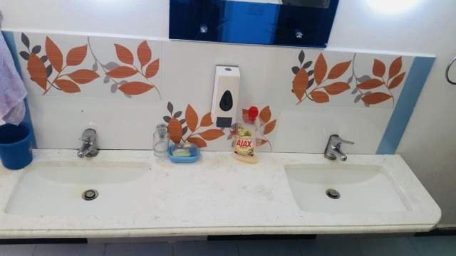 Durres, shitet ose jepet me qera ambjent biznesi Kati 0, 220 m² 1 Euro (Ruga e plazhit)
