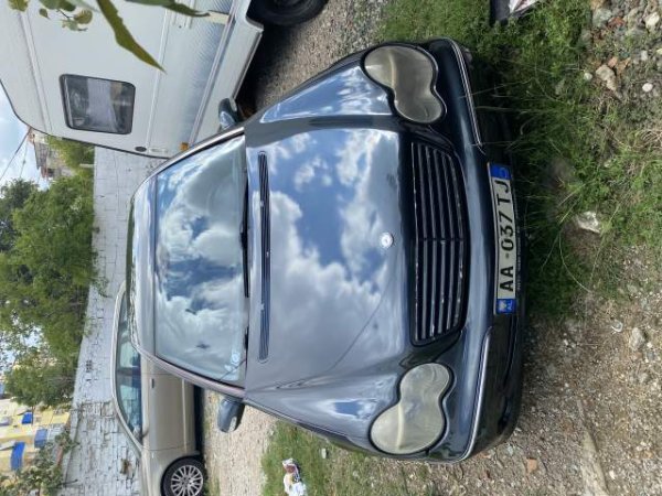 Tirane, shitet makine Mercedes-Benz 203 Viti 2003, 3.400 Euro