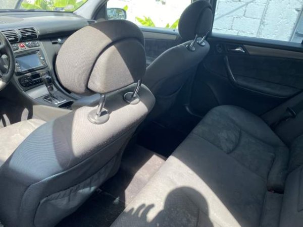 Tirane, shitet makine Mercedes-Benz 203 Viti 2003, 3.400 Euro