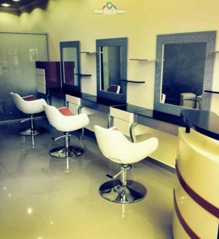 Tirane, shes dyqan Kati 0, 60 m² 75.000 Euro (21 Dhjetori)