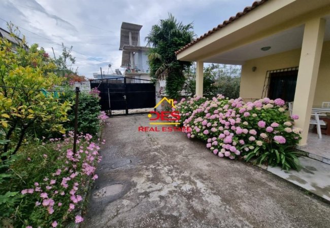 Vlore, shitet shtepi 2+1 Kati 0, 100 m² 110,000 € (Rruga Janaq Kilica)