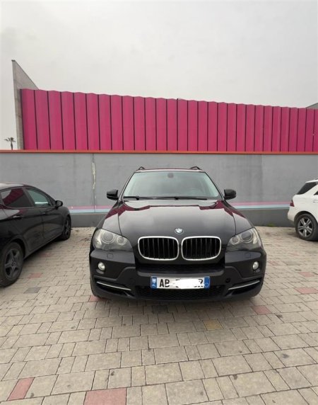Tirane, shitet makine BMW X5 ne gjendje shume te mire!!! Okazion Benzin+Gaz, e zeze automatik Kondicioner 25 km