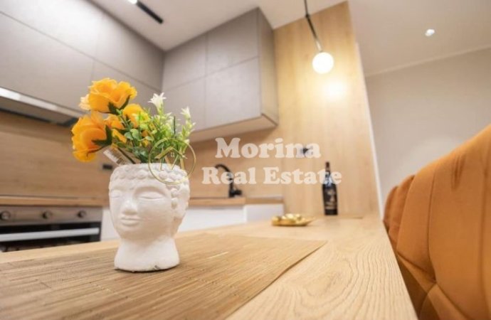 Tirane, jepet me qera apartament 1+1 Kati 2, 55 m² 700 € (Komuna Parisit)