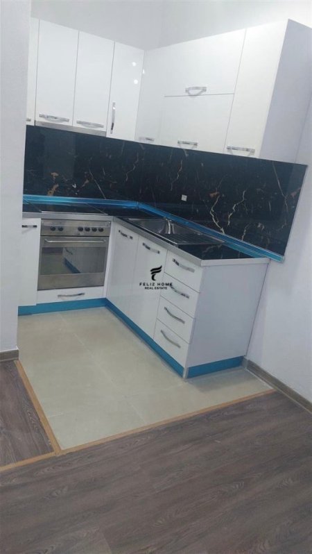 Tirane, shitet apartament 1+1+Ballkon Kati 3, 53 m² 67.000 € (FRESKU)