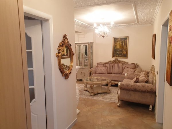 Tirane, jepet me qera apartament 2+1 Kati 8, 80 m² 800 € (Myslym Shyri)