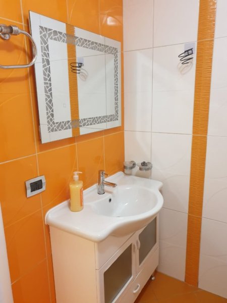 Tirane, jepet me qera apartament 2+1 Kati 8, 80 m² 800 € (Myslym Shyri)