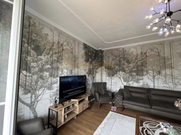 Tirane, shitet apartament 2+1+Ballkon Kati 2, 123 m² 210.000 € (Kopshti botanik)