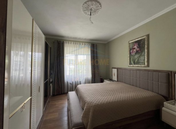 Tirane, shitet apartament 2+1+Ballkon Kati 2, 123 m² 210.000 € (Kopshti botanik)