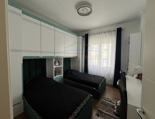 Tirane, shitet apartament 2+1+Ballkon Kati 2, 123 m² 210.000 € (Kopshti botanik)