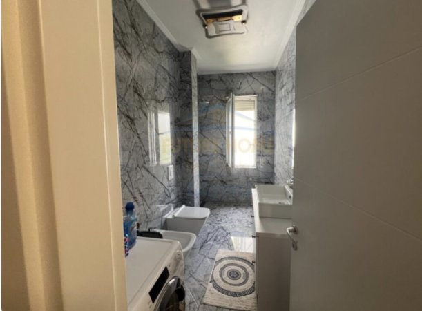 Tirane, shitet apartament 2+1+Ballkon Kati 2, 123 m² 210.000 € (Kopshti botanik)