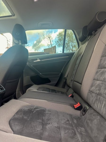Tirane, japim me qera makine Golf 7 Nafte, e bardhë automatik Klima 45 €