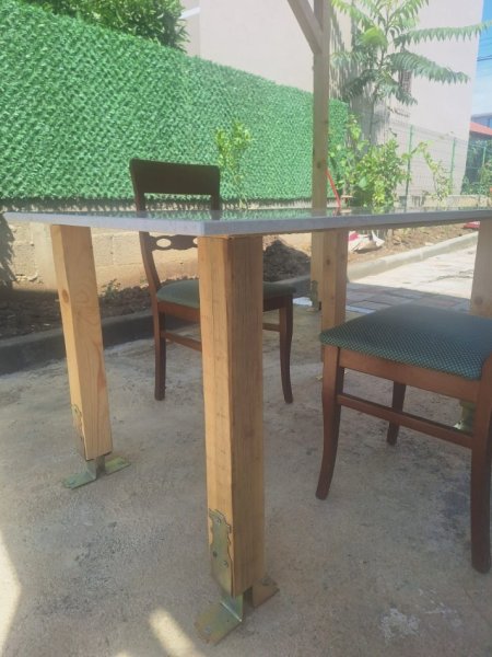 Tirane, shes Shitet tavoline me syprine mermeri 12000 lek 120 €