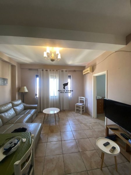 Tirane, jepet me qera apartament 3+1+Ballkon Kati 7, 100 m² 700 € (MINE PEZA)
