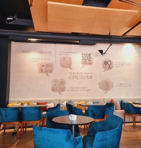 Tirane, shitet lokal , 74 m² 119.000 € (UET,Policia Bashkiake)