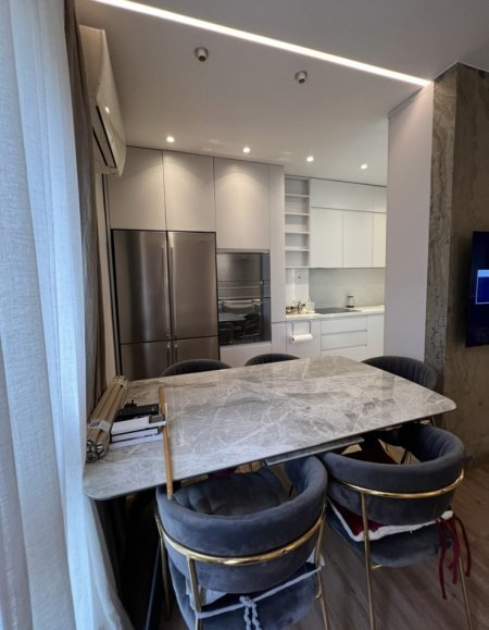 Apartament me qira  2+1+2 ne zonen e  Selvis .