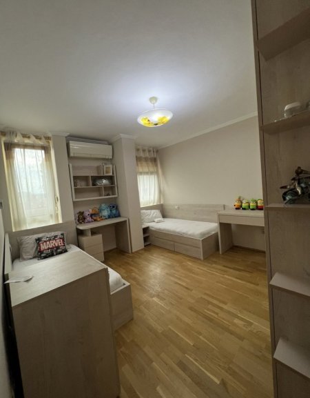 Apartament me qira  2+1+2 ne zonen e  Selvis .