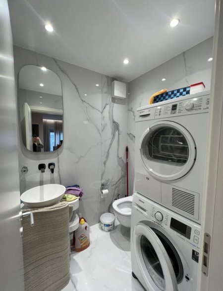 Apartament me qira  2+1+2 ne zonen e  Selvis .
