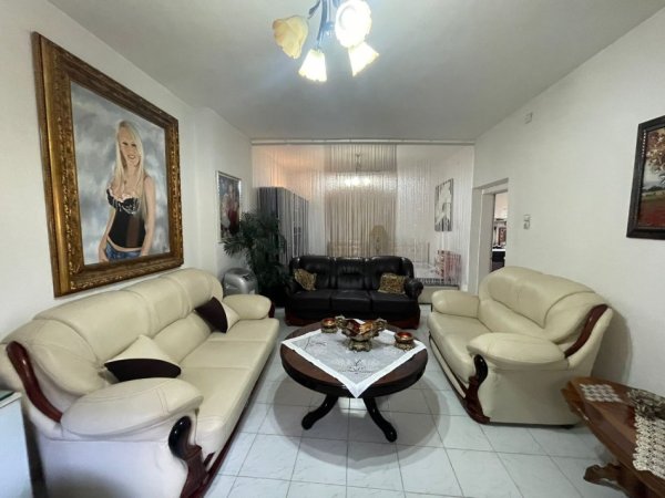 Tirane, shitet apartament Kati 1, 102 m² 130.000 € (Rruga Bardhyl)
