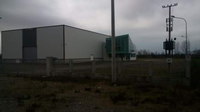 Kurbin, shes magazine Kati 1, 1.800 m² (autosdrada lac mamurras kilometri 1)