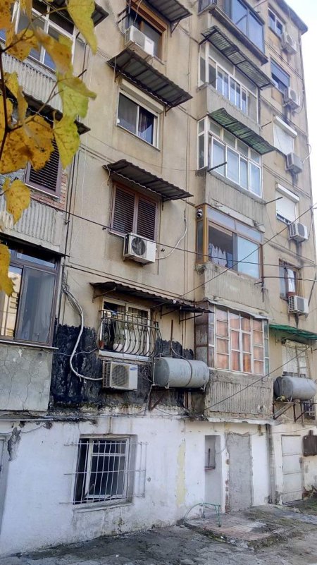 Tirane, Shitet Ambjent Biznesi, në pallat ekzistues, kati ±1, Sip.144m², Cmim 1000 euro/m², ideale për aktivitet prodhues, në Rr.'ADemi', 30m nga Lana/pranë Shkollës 9-Vjeçare 1-Maj, Tiranë