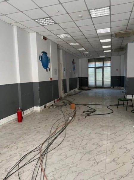 Tirane, shitet ambjent biznesi Kati 0, 153 m² 918.000 Euro (kavajes)