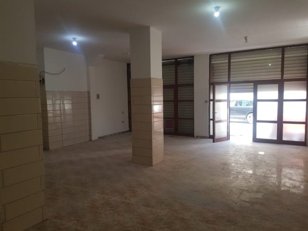 Tirane, shitet ambjent biznesi Kati 0, 92 m² 120.000 € (Tregu Elektrik)