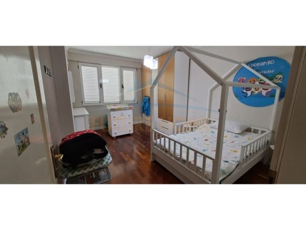 Tirane, shitet apartament duplex 2+1 Kati 4, 142 m² 350.000 € (Pjetër Bodgani)