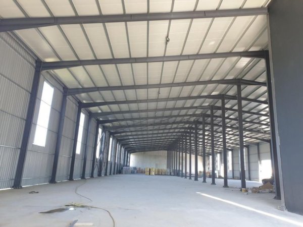Durres, shitet magazine Kati 0, 4.000 m² (Fllake)