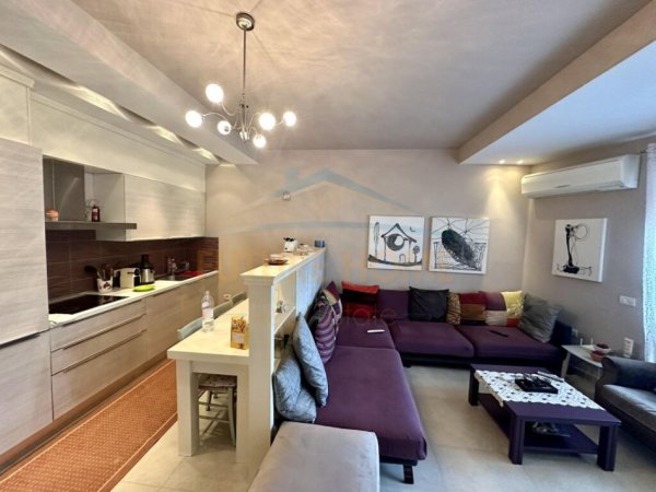 Durres, shitet apartament 2+1+Ballkon Kati 3, 98 m² 175.000 € (Gjiri i Lalëzit, Kompleksi &quot;Lura 1&quot;)