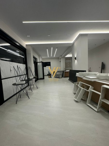 Tirane, shitet dyqan Kati 0, 100 m² 650.000 € (PAZARI I RI)